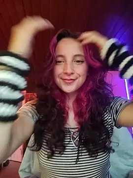 Snapshot of _Laary chatting on October 2025 09:50:01 PM  Laary online show from October 2025 09:50:01 PM