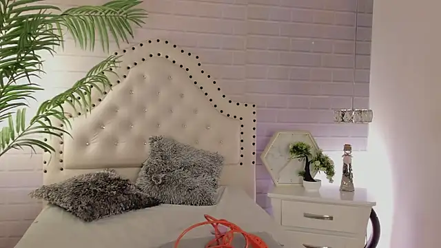  Eurekaa  online show from February 2025 08:28:02 PM