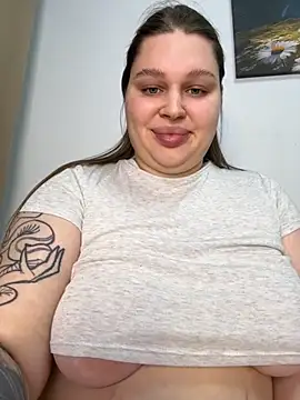 Snapshot of perfect_sweety_girl chatting on November 2025 05:55:02 PM perfect sweety girl online show from November 2025 05:55:02 PM