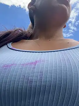 adila anich online show from September 2025 04:45:02 PM