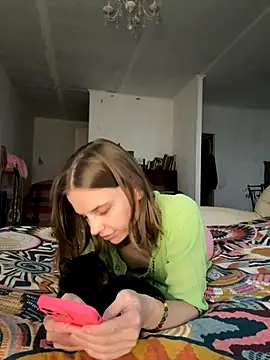 LeyaJohnson online show from November 2025 12:37:01 PM