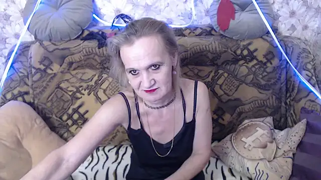 MissBekker online show from October 2025 11:45:02 PM