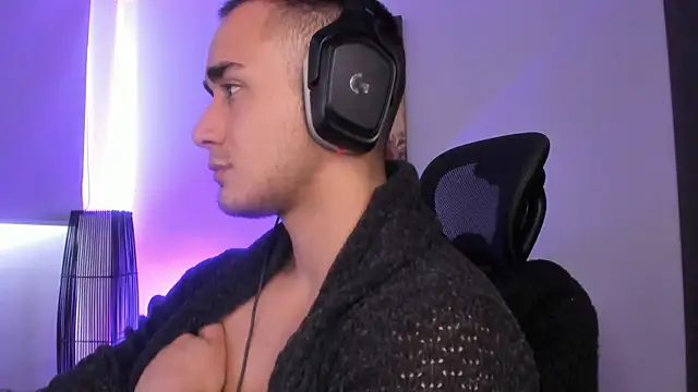 Snapshot of AlexRivera6 chatting on December 2024 06:28:02 PM AlexRivera6 online show from December 2024 06:28:02 PM