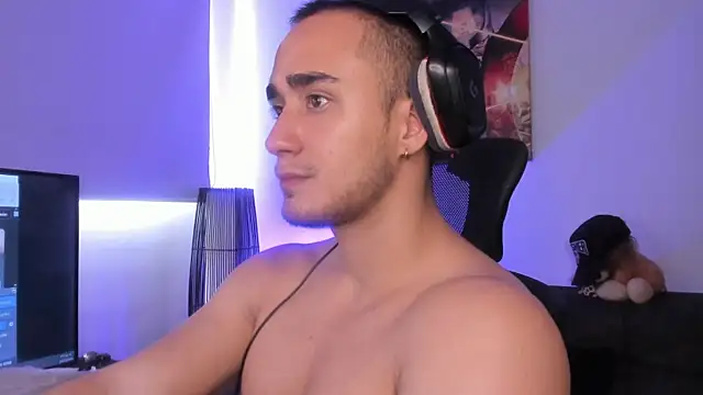 Snapshot of AlexRivera6 chatting on December 2024 06:52:01 PM AlexRivera6 online show from December 2024 06:52:01 PM