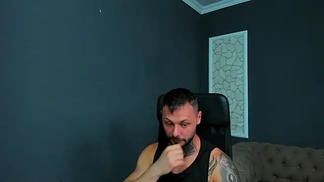 Snapshot of BrianHunts chatting on June 2026 04:37:01 AM BrianHunts online show from June 2026 04:37:01 AM
