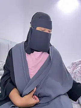 Snapshot of Submissive_Arab chatting on December 2024 12:44:01 AM Submissive Arab online show from December 2024 12:44:01 AM