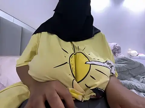 Snapshot of Submissive_Arab chatting on February 2025 10:42:02 PM Submissive Arab online show from February 2025 10:42:02 PM