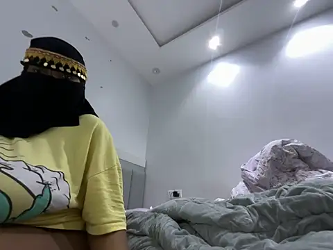 Snapshot of Submissive_Arab chatting on February 2025 01:57:01 AM Submissive Arab online show from February 2025 01:57:01 AM