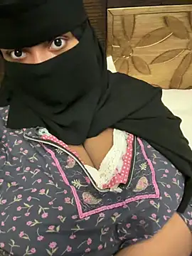 Snapshot of Submissive_Arab chatting on March 2025 10:53:01 PM Submissive Arab online show from March 2025 10:53:01 PM