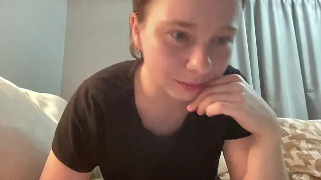 SweetLucy96 online show from April 2026 09:08:02 PM