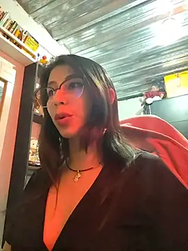 kateeen18 online show from December 2025 03:00:01 AM