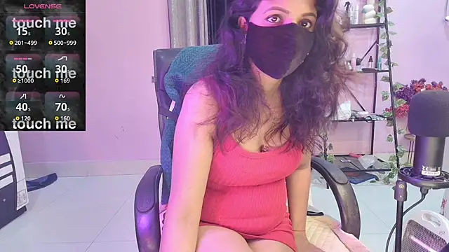 Snapshot of Naughty_nightz chatting on November 2025 01:48:01 AM Naughty nightz online show from November 2025 01:48:01 AM