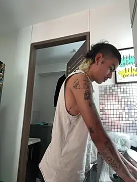 sorry-mom69 online show from April 2026 02:00:02 PM