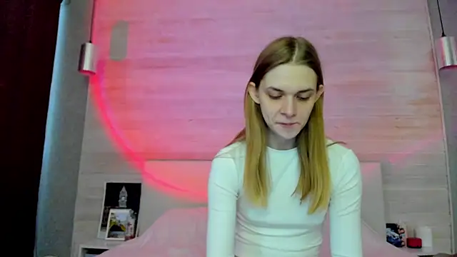 molly hunt  online show from April 2026 05:16:02 AM