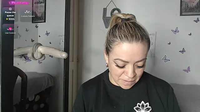 Snapshot of LIila28six chatting on February 2025 03:07:01 AM LIila28six online show from February 2025 03:07:01 AM