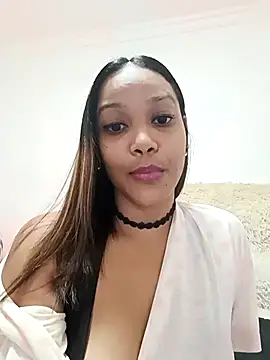 Snapshot of _MoniqueLovay_ chatting on March 2025 06:19:01 PM  MoniqueLovay  online show from March 2025 06:19:01 PM