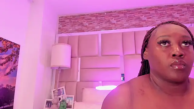 ShaniaBrownn online show from May 2026 07:42:02 PM