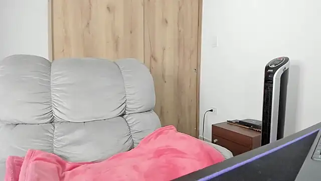 xspecialoomx online show from March 2026 12:53:02 PM