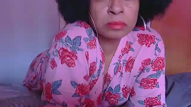 Snapshot of MSweetLindaParks chatting on November 2025 04:06:01 PM MSweetLindaParks online show from November 2025 04:06:01 PM