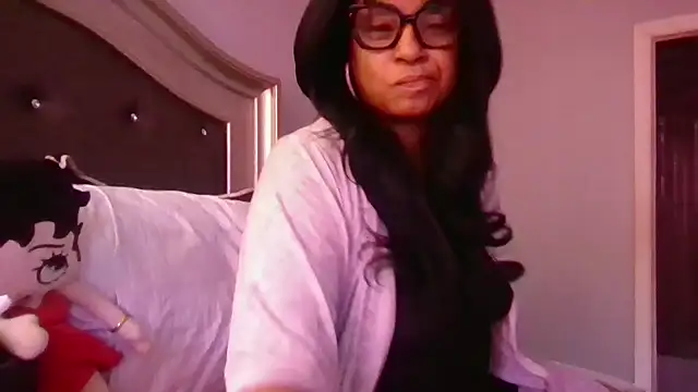 MSweetLindaParks online show from February 2026 06:00:02 PM