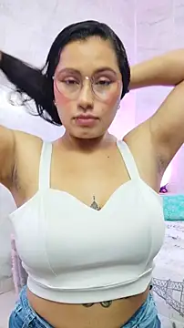 LauraRuiz1 online show from May 2026 01:02:02 AM