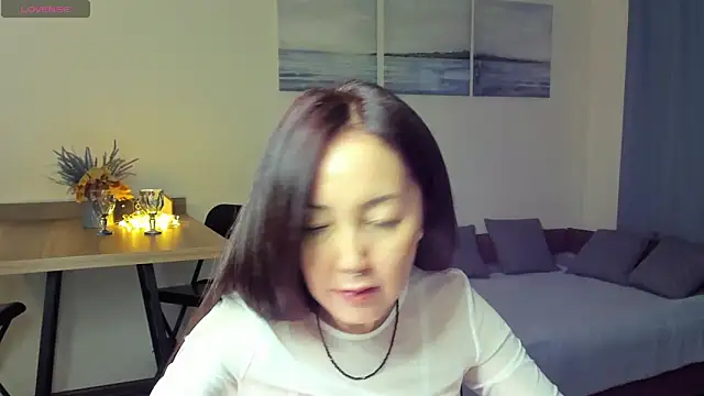 Snapshot of AvroraSakura chatting on December 2024 07:43:01 PM AvroraSakura online show from December 2024 07:43:01 PM