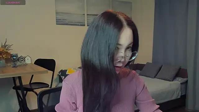 Snapshot of AvroraSakura chatting on December 2024 11:00:01 AM AvroraSakura online show from December 2024 11:00:01 AM