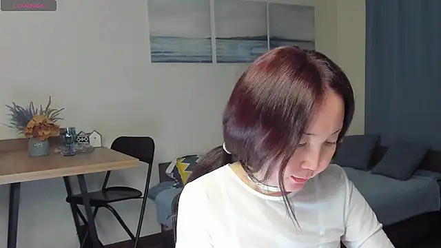 Snapshot of AvroraSakura chatting on December 2024 04:38:01 PM AvroraSakura online show from December 2024 04:38:01 PM