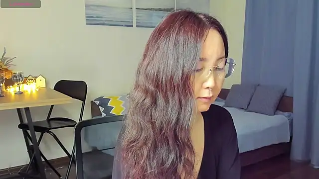 Snapshot of AvroraSakura chatting on December 2024 11:14:02 AM AvroraSakura online show from December 2024 11:14:02 AM