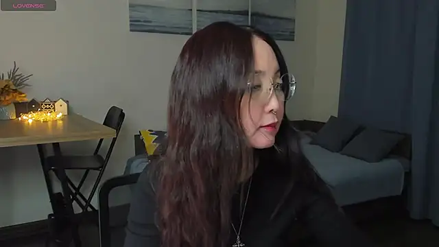 Snapshot of AvroraSakura chatting on December 2024 07:02:02 PM AvroraSakura online show from December 2024 07:02:02 PM