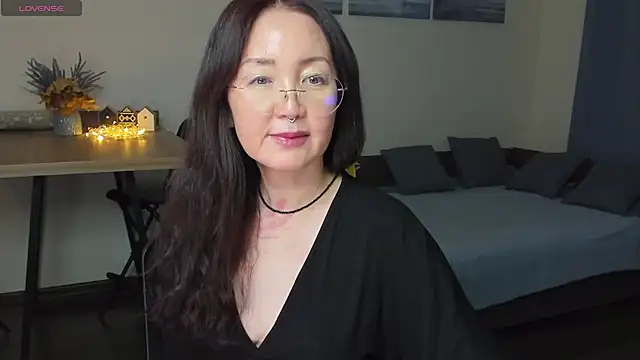 Snapshot of AvroraSakura chatting on December 2024 06:53:01 PM AvroraSakura online show from December 2024 06:53:01 PM