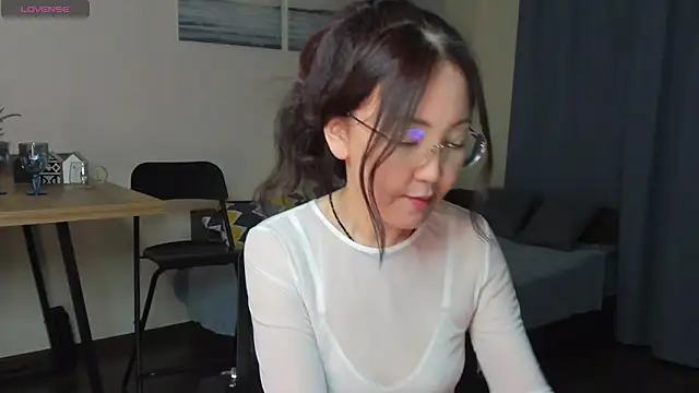 Snapshot of AvroraSakura chatting on January 2025 03:22:01 PM AvroraSakura online show from January 2025 03:22:01 PM