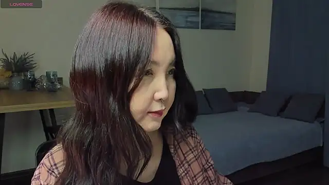 Snapshot of AvroraSakura chatting on January 2025 06:57:01 PM AvroraSakura online show from January 2025 06:57:01 PM