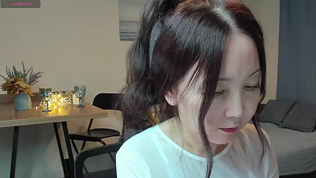 Snapshot of AvroraSakura chatting on January 2025 08:39:01 PM AvroraSakura online show from January 2025 08:39:01 PM