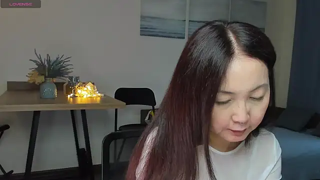 Snapshot of AvroraSakura chatting on February 2025 02:23:01 PM AvroraSakura online show from February 2025 02:23:01 PM