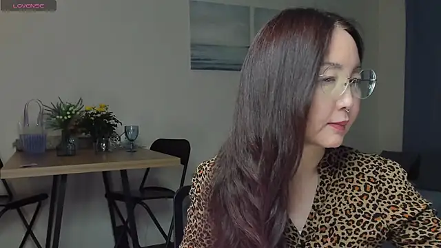 Snapshot of AvroraSakura chatting on February 2025 04:48:02 PM AvroraSakura online show from February 2025 04:48:02 PM