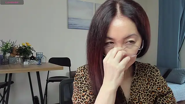 Snapshot of AvroraSakura chatting on February 2025 11:32:02 AM AvroraSakura online show from February 2025 11:32:02 AM