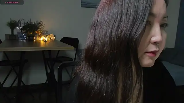 Snapshot of AvroraSakura chatting on March 2025 03:51:01 PM AvroraSakura online show from March 2025 03:51:01 PM