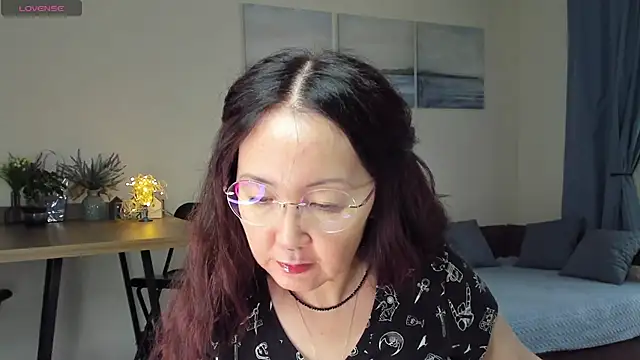 Snapshot of AvroraSakura chatting on March 2025 11:41:01 AM AvroraSakura online show from March 2025 11:41:01 AM