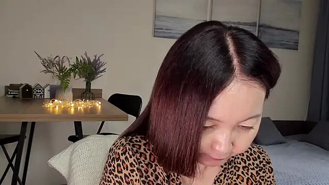 Snapshot of AvroraSakura chatting on September 2025 10:59:01 AM AvroraSakura online show from September 2025 10:59:01 AM