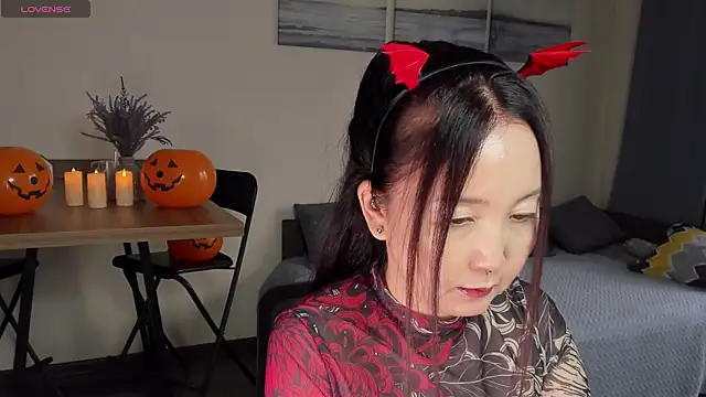 Snapshot of AvroraSakura chatting on October 2025 11:22:01 AM AvroraSakura online show from October 2025 11:22:01 AM