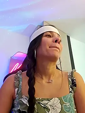 Snapshot of miaeyes chatting on January 2025 04:23:02 PM miaeyes online show from January 2025 04:23:02 PM