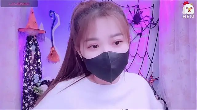 hen237 online show from November 2025 12:35:01 AM