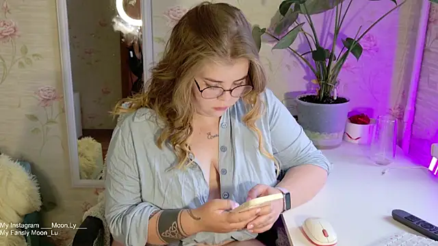 Snapshot of sinnamon_ chatting on September 2025 11:47:01 AM sinnamon online show from September 2025 11:47:01 AM