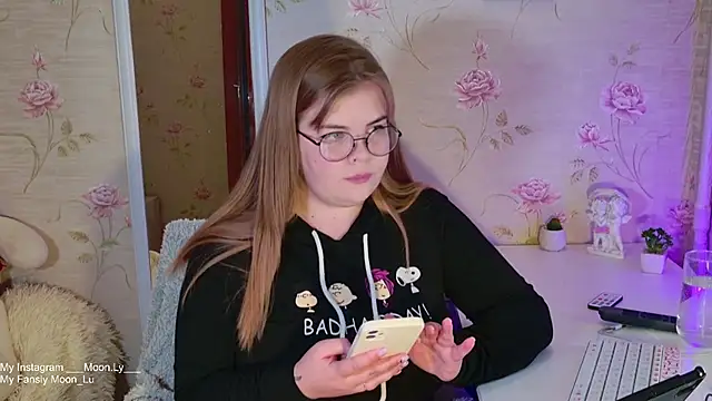 Snapshot of sinnamon_ chatting on October 2025 12:39:02 PM sinnamon online show from October 2025 12:39:02 PM