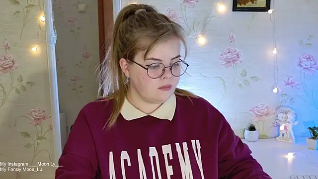 Snapshot of sinnamon_ chatting on October 2025 04:08:02 PM sinnamon online show from October 2025 04:08:02 PM