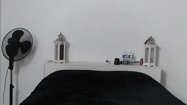 Snapshot of Oriane_Jackson chatting on October 2025 08:15:02 AM Oriane Jackson online show from October 2025 08:15:02 AM