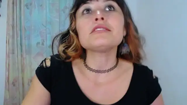 Alexandrasaenz online show from April 2026 09:20:02 PM