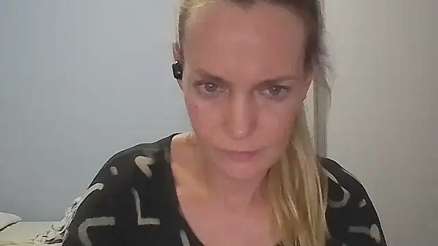 Annylove1 online show from February 2026 12:16:02 AM