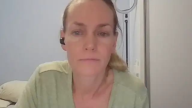 Annylove1 online show from March 2026 12:05:01 AM